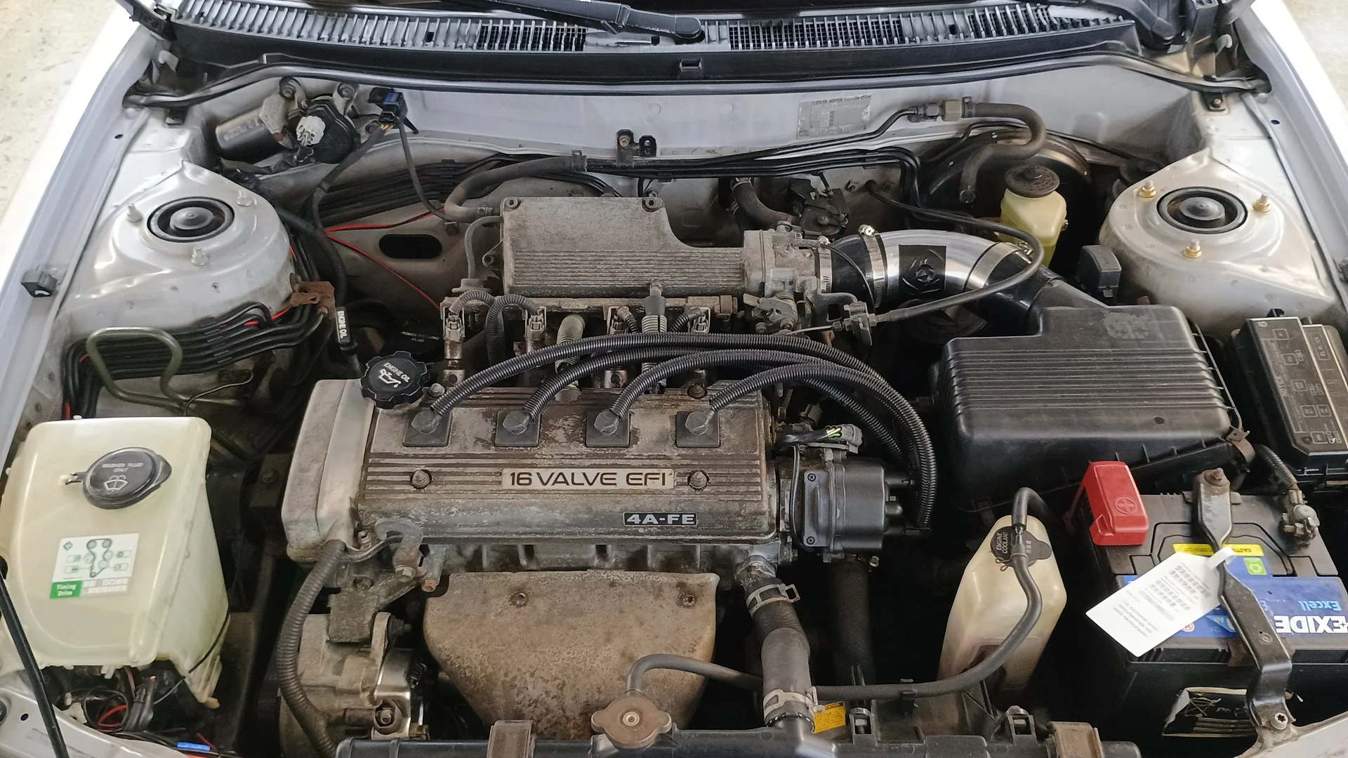 Motorraum · Reinigung im Detail – vorher