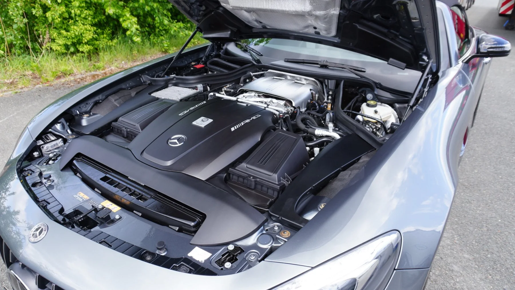 Motorraum nach Trockeneisreinigung